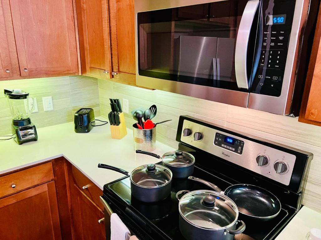יוסטון Downtown Apt Free Parking - Pool - Gym - Fully Kitchen מראה חיצוני תמונה